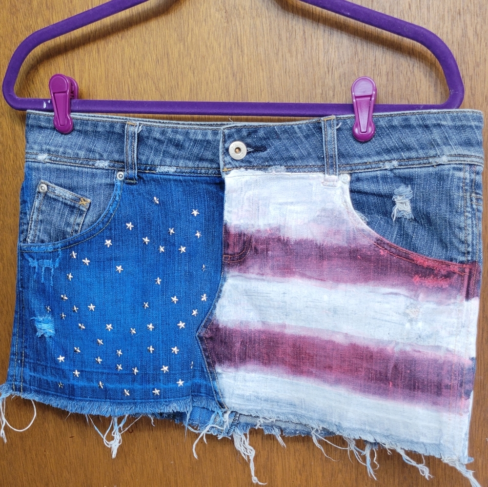 🇺🇸NWOT Hand-painted American Flag  Design Denim Micro Mini Skirt with Stars.